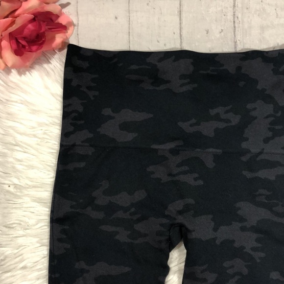 Spanx Seamless Camo High Waisted Leggings - Picture 12 of 13